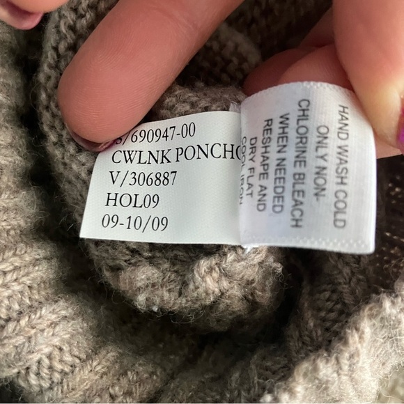 Banana Republic Wool Blend XS Tan Short-Sleeved Cowl Neck Poncho Sweater - Picture 5 of 8